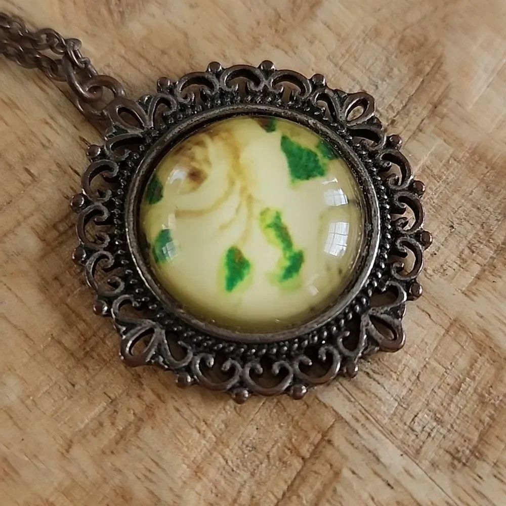 Antique Look Dome Covered Rose Picture Pendant Decorative Encased Necklace